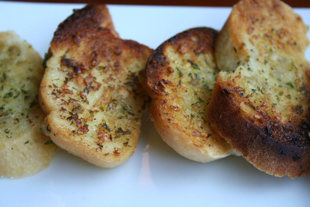 garlic-bread-661578